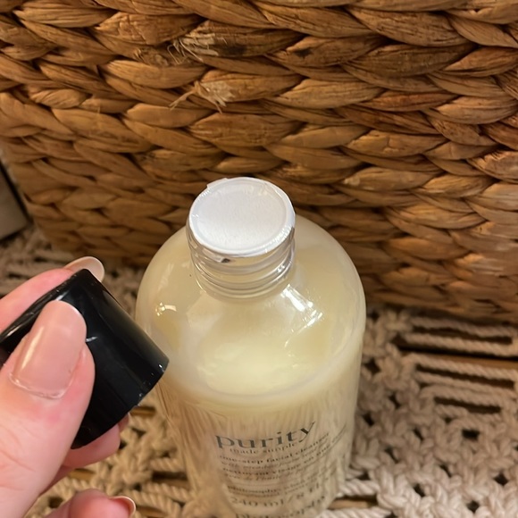 Brand new unopened 8oz philosophy one-step facial cleanser - Picture 2 of 2